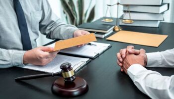 Nguyên nhân phổ biến của tranh chấp đất đai sổ đỏ